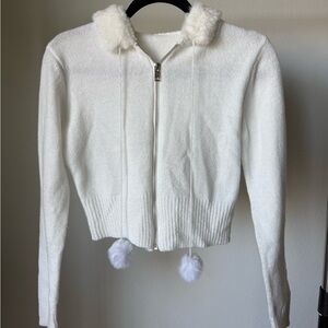 Cream faux fur–lined zip-up • cozy pom pom ties & soft lining
